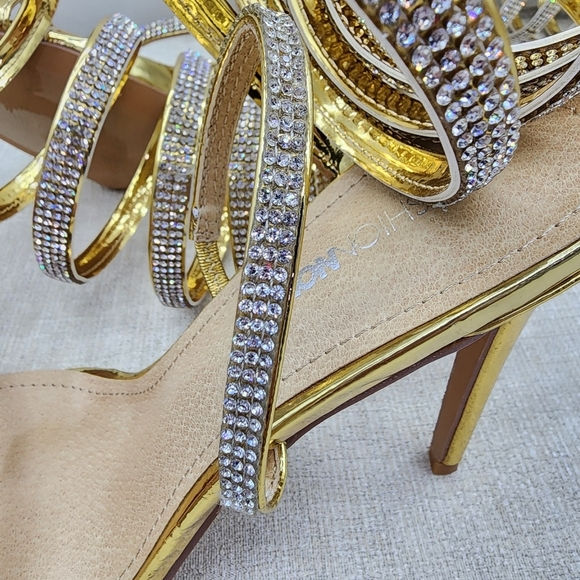 Fashion Nova Women’s Always Undefeated Wrap Up Heels Gold- 9 - Picture 6 of 10